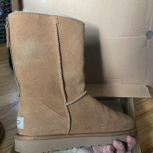 Good used condition UGG Classic Short - Picture 8 of 10